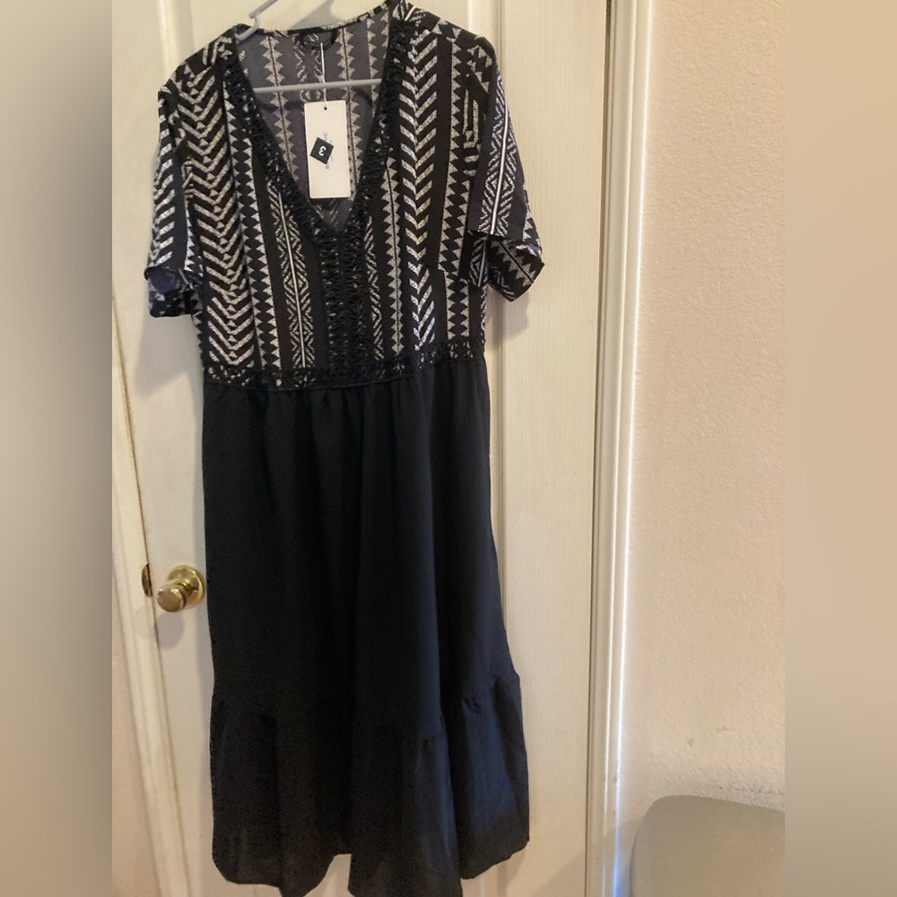 NWT BloomChic BLACK & WHITE RUFFLED MIDI DRESS 14/16/1X